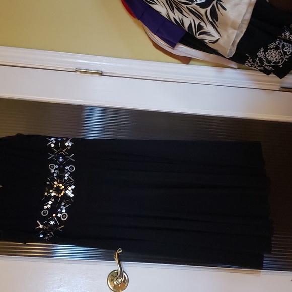 Ladies black evening dress - Picture 2 of 5